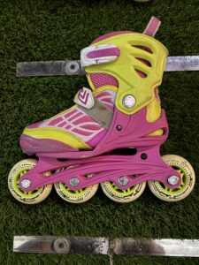 Adjustable inline skates for kids in good condition