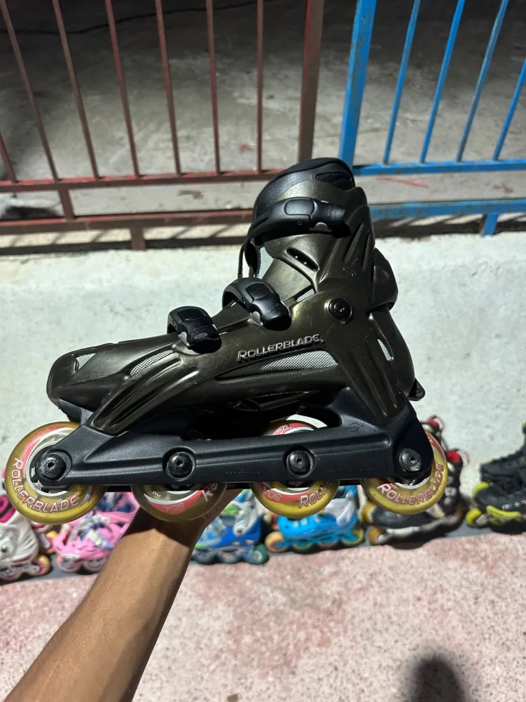 Rollar Blade skates — photo 1
