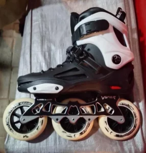 twister sktes Three wheel and four wheeler skates farme