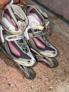 Skating shoes
